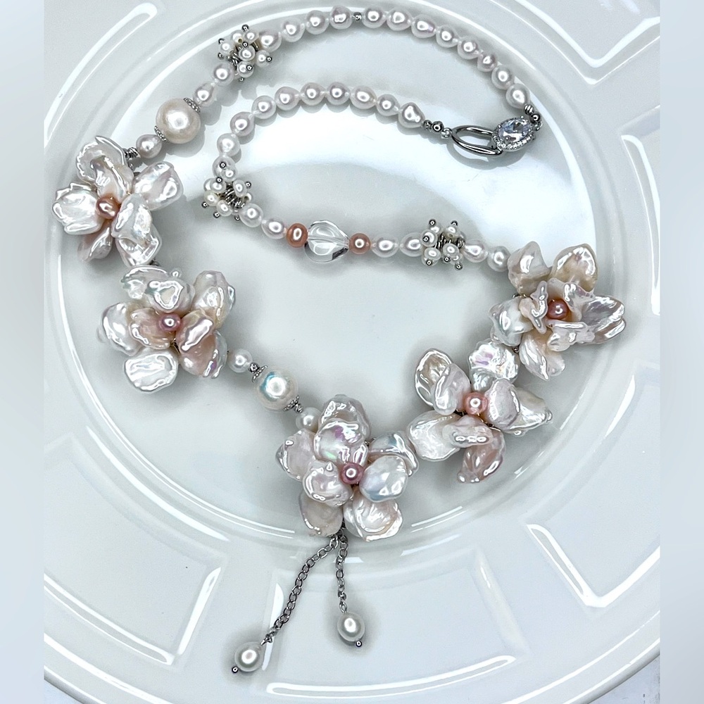 🤩 Handmade PREMIUM Freshwater Keshi Pearl Flower 🌺 Necklace Classy 5 Flowers 🌺
